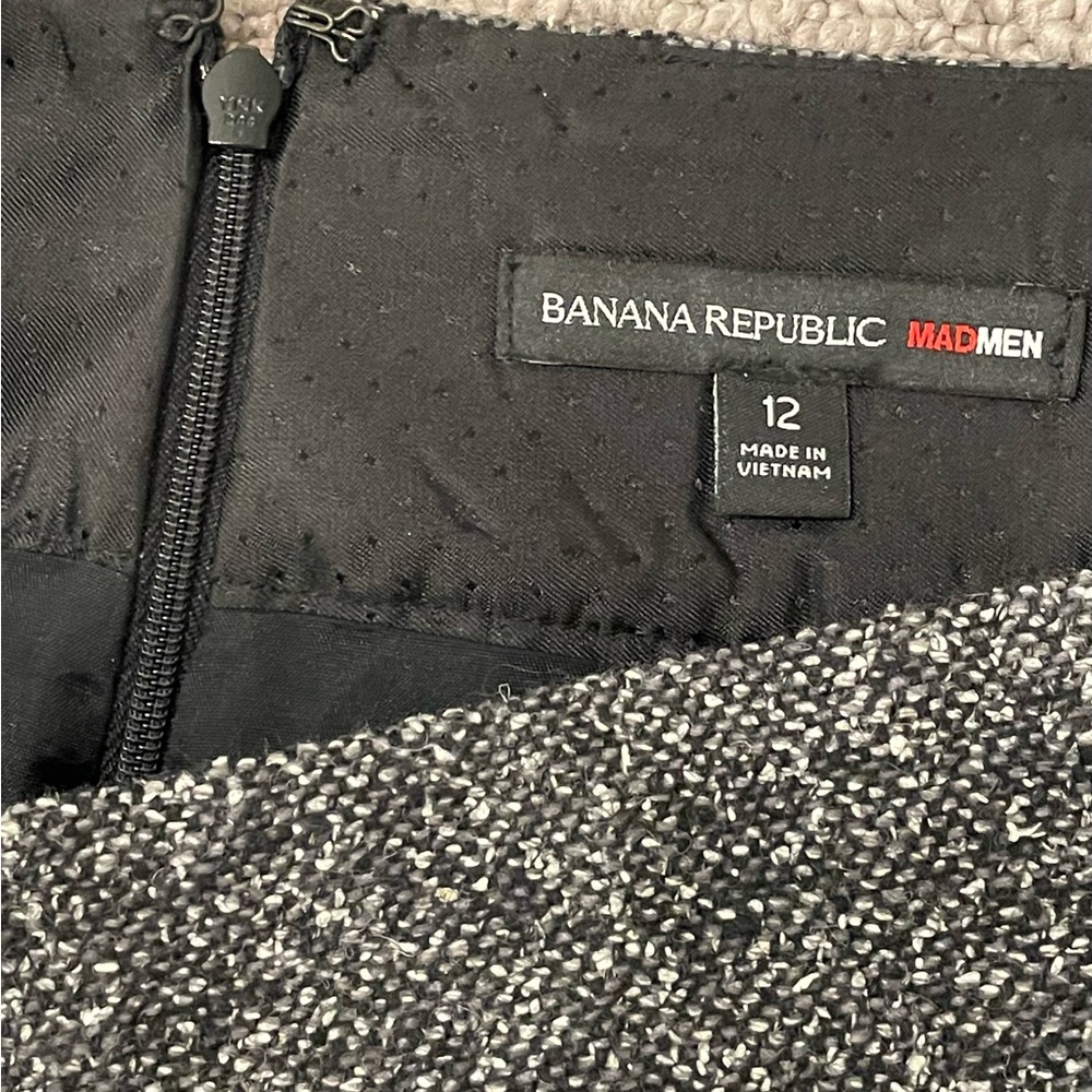 Banana Republic tweed pencil skirt from the madmen collection. Size 12 -NWOT - Picture 6 of 9